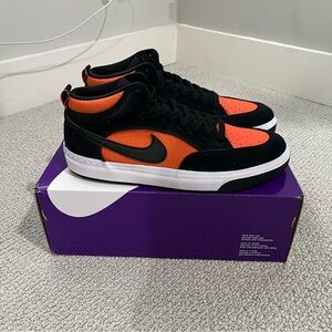 Nike Men's Black and Orange Sneakers
